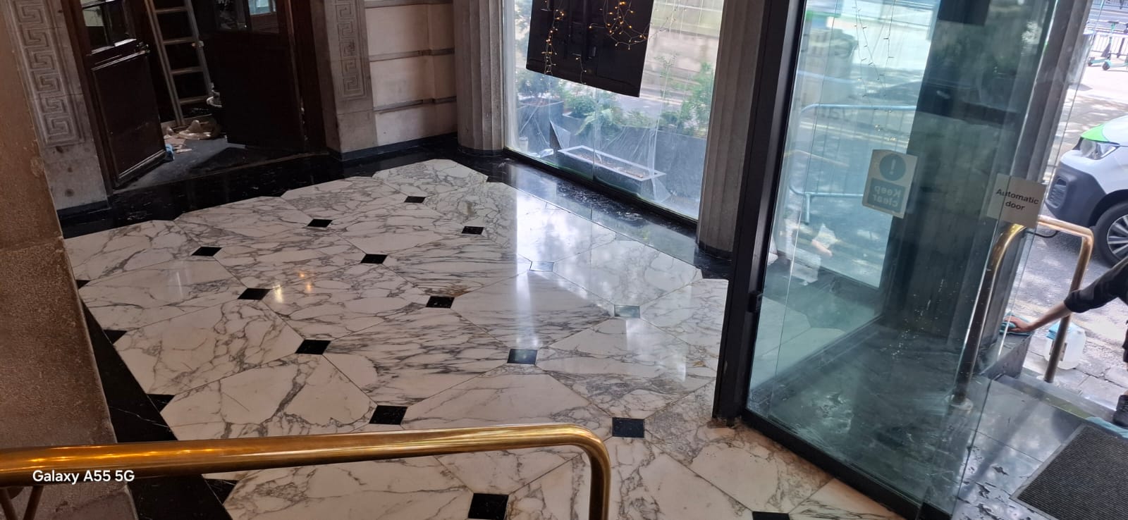Commercial hotel marble floor polishing by Hardfloor Restoration